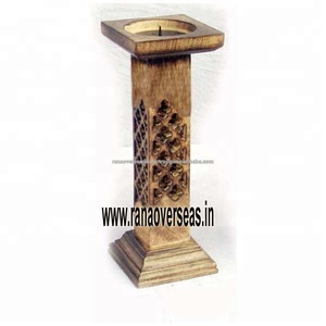 มือแกะสลักไม้เทียนแบบดั้งเดิมยืนด้วยฐานสี่เหลี่ยมสำหรับงานแต่งงานและโอกาสพิเศษ - Product Image 2