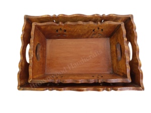 Bandeja decorativa tallada en madera de mango de calidad superior, bandeja de servicio segura para alimentos para restaurantes y suministros de hoteles a precio mayorista - Product Image 3