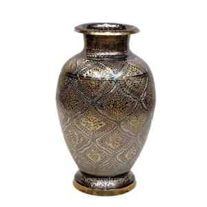 Olla Artesanal de Latón. Olla Caliente de Madera con Trabajo en Latón por Artesanos Pakistaníes. - Product Image 1