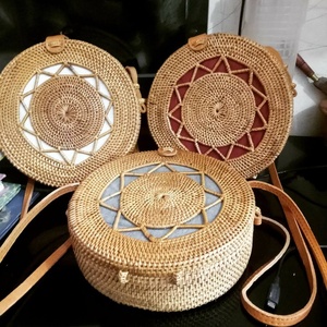 Bolso de hombro de ratán tejido Sol Star, estilo Vintage, flores bordadas, cierre de cubierta con colección de dibujos animados de la marca de la moda - Product Image 1