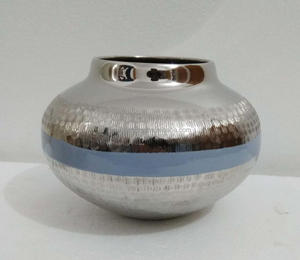 Fabricant fiable de la dernière conception de la décoration intérieure de qualité supérieure VASE DE FLEUR EN FER ÉMAILLÉ BLEU - Product Image 2