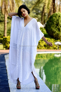 Kaftan exclusivo de alta moda con cuello en V 100% algodón estilo casual bordado transpirable y sostenible para adultos - Product Image 3