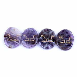Ensemble de 4 pièces Feng Shui sculpté Palmier Agate Cristaux Gravés Symboles Chakra Pierre Semi-Précieuse Pierre Artisanale Améthyste - Product Image 1
