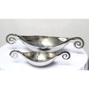 Best Selling Classic Design Food Serving <b>Trays</b> for Home Hotels & Restaurants with Custom Logo Round Shape Silver Finished - Product Image 4