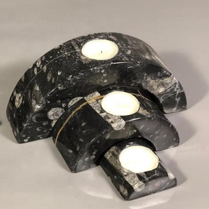 Bougie décorative artisanale noire de haute qualité Fossil pour une décoration intérieure originale - Product Image 1