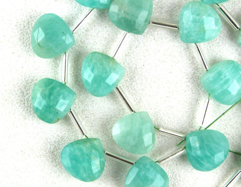 สีเขียวอ่อน