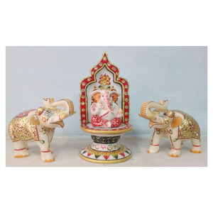 Chowki Decorativo de Mármol Pintado en Dorado con Ganesh y Elefantes - Product Image 1