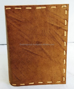 Diario de cuero de cubierta lisa de puntada lateral Diario de cuero hecho a mano simple con costura lateral para escribir y tomar notas - Product Image 1