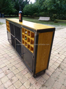 Meuble à vin industriel élégant et durable avec chaises de bar Solution de stockage pratique pour la collection de vin - Product Image 2