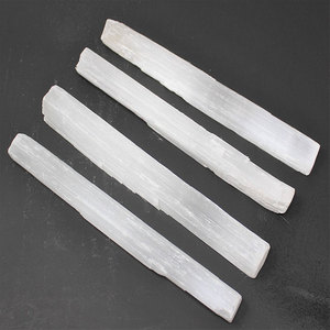 Palo de masaje de selenita de forma natural para curar - Product Image 1