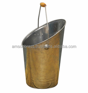 Cubo de metal galvanizado de metal del fabricante Cubo de limpieza de carbón para cenizas de jardín con mango de madera Cubo de metal - Product Image 1