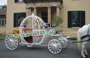 Hermosa Carruaje Doble con Caballos Estilo Cenicienta, Construcción Ligera de Acero y Madera, Color y Tamaño Personalizables para Eventos - Product Image 2