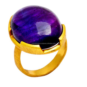 Anillo de Plata de Ley 925 Chapado en Oro con Gema de Amatista Ovalada Cabujón y Engaste de Bisel, Moderno y Elegante para Bodas y Fiestas - Product Image 1
