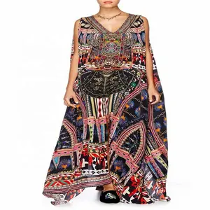 Kaftan In Kỹ Thuật Số Nhiều Màu Được Chế Tác Tốt. Thắt Lưng Ngang Hông