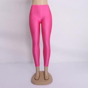 เลกกิ้งสำหรับผู้หญิงชุดออกกำลังกายเล่นโยคะสีชมพูสีพื้นผ้าไนลอนสแปนเด็กซ์เอวสูงเลกกิ้งสำหรับผู้หญิง - Product Image 3