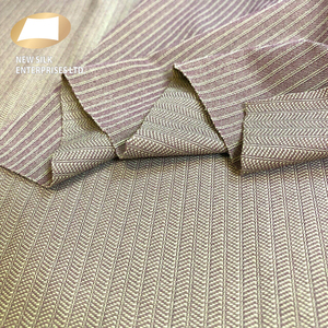 สัมผัสนุ่มก้างปลาลายโพลีเอสเตอร์ผ้า Jacquard สำหรับเสื้อยืด - Product Image 1