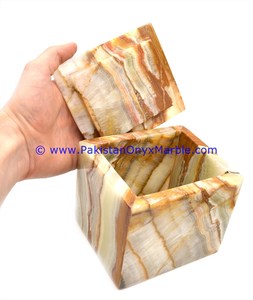 Petite boîte sculptée en onyx/jade/marbre - Product Image 3