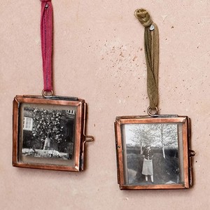 Cadre photo mural en laiton de petite taille - Product Image 6