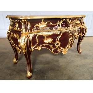 Commode française en bois massif doré - Product Image 2