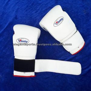 Gants de boxe gagnants en cuir blanc avec crochet et boucle Combat professionnel Boxe en cuir véritable - Product Image 1