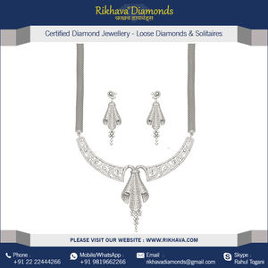 Boucles d'oreilles de luxe en or blanc 18 carats avec diamant, accessoire élégant pour toutes les occasions - Product Image 6