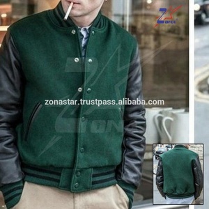 Chaquetas de Satén de Invierno Personalizadas para Hombre, Estilo Inglés, Cuello en V, Casual, Tipo Bomber, Bordado con Logotipo Universitario, Más Vendidas - Product Image 4