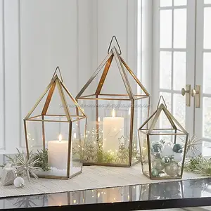 迷人优雅的小金金属灯笼烛台，配有透明玻璃乡村室内/室外灯，用于圣诞装饰