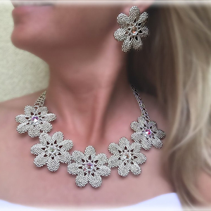ชุดดอกไม้โลหะประดับลูกปัด TUTORIAL ความสุขที่ทำด้วยมือ - Product Image 1