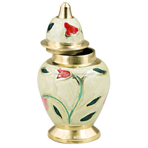 Urna Funeraria de Latón Hecha a Mano Estilo Americano, Suministros Funerarios Brassworld India - Product Image 6