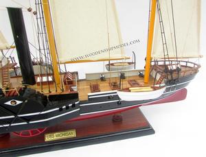 Modèle de bateau à voile en bois USS Michigan, jouet gonflable artisanal, accessoire en provenance du Vietnam - Product Image 6