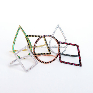 Sólido 14 Caret Oro amarillo Pave Diamante Forma de pera Anillo solitario delicado Fabricante Proveedor de joyería minimalista - Product Image 4