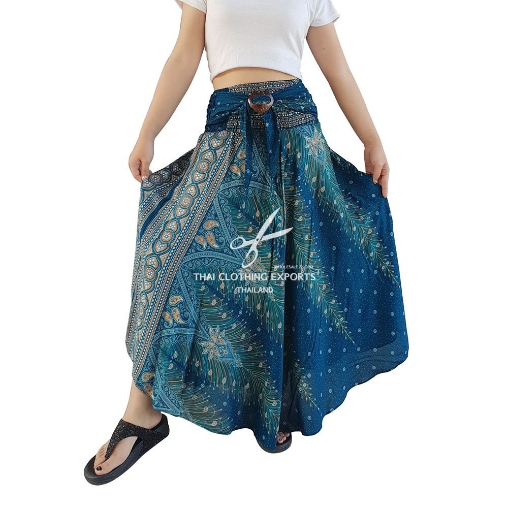 มีสีเขียวขุ่น