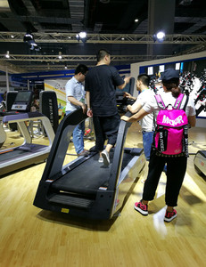 Máquina comercial de lujo, nueva cinta de correr para gimnasio con pantalla táctil, cinta de correr Tianzhan TZ-8000, proveedor de <span class=keywords><strong>China</strong></span> - Product Image 2