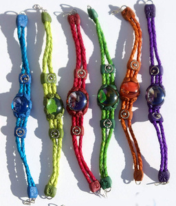 กำไลหนังสานทำด้วยมือพร้อมกำไลแฟชั่นแนว artesanal ทำจากแก้วมูราโน่ - Product Image 1