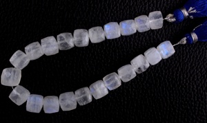 หินมูนสโตนสีรุ้งธรรมชาติทรงลูกบาศก์พลอยสีฟ้าลูกปัดไฟสำหรับ2020ทำเครื่องประดับยอดนิยม - Product Image 2