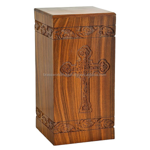 Madera Natural tallada a mano sólida con diseño de borde, suministros funerarios de urna de madera grande para adultos, Brassworld, India - Product Image 1