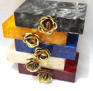 Bolso de mano de resina para mujer, bolso de mano de resina para mujer, éxito de ventas en Dubái a un precio asequible de LUXURY CRAFTS - Product Image 3