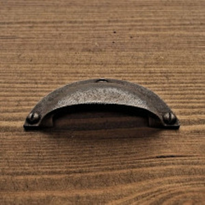 Tirador de cajón de hierro fundido estilo vintage de OMG Industries, armario de cocina - Product Image 5