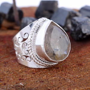 แหวนเงินแท้ 925 ดีไซน์น่ารักทันสมัยสไตล์โบฮีเมียน ประดับด้วยพลอยควอตซ์รูไทเลตสีดำธรรมชาติ รูปผีเสื้อสีทอง ชุบโรเดียม - Product Image 2