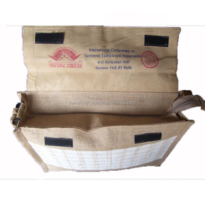 Bolso Mensajero para Portátil de Yute Natural Hecho a Mano y Ecológico con Patrón Geométrico, Cierre de Cremallera y Decoración de Bambú - Product Image 2