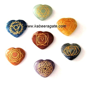 Juego de chakras con corazón grabado, venta al por mayor - Product Image 1