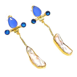海洋美容新鲜珍珠玉髓蓝色石英多宝石宝石耳环，镀金黄铜珠宝，新鲜珠宝
