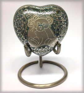 Urna de cremación de corazón rojo con soporte, suministros funerarios, Brassworld, India - Product Image 6