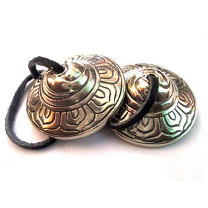 Mini Tingsha de latón espiritual tibetano - Product Image 1