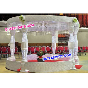 Mandap de Boda Bihari con Pilares de Botella, Mandap de Boda de Fibra Blanca con Cristales, Diseños de Mandap de Boda 2026, Oferta de Año Nuevo, Nuevo México, Reino Unido - Product Image 1
