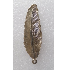 Adorno de decoración de pared de Metal con forma de hoja colgante de último diseño para decoración del hogar - Product Image 5