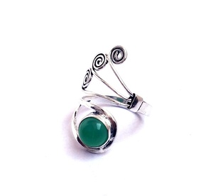 Anillo de piedras preciosas de ónix verde plateado bohemio hecho a mano Ajuste de bisel de ónix verde Natural joyería de latón para celebraciones de aniversario - Product Image 3