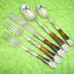 ออกแบบใหม่คุณภาพสูงโรงแรมสแตนเลส Horn Handle เครื่องเงินช้อนส้อมชุด