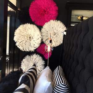 Chapeaux Juju en plumes de Bamileke - Product Image 1