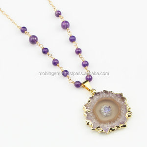 Collar hecho a mano unisex con cuentas de amatista de cuarzo solar, cadena de latón, piedra de ágata para fiesta de boda o regalo de compromiso - Product Image 1